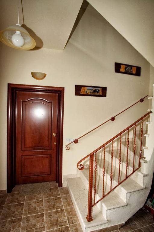 Traditional Apartments Tsikrikonis Mirtofiton エクステリア 写真